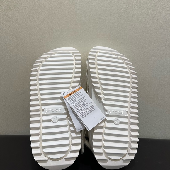 NWT Women's Crocs Classic Hiker Clog Shoes White/White - Picture 5 of 5